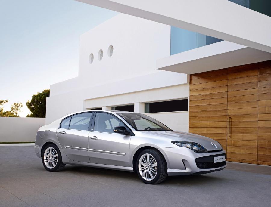  Renault Laguna GT 2008 года  (фото 12 из 62)